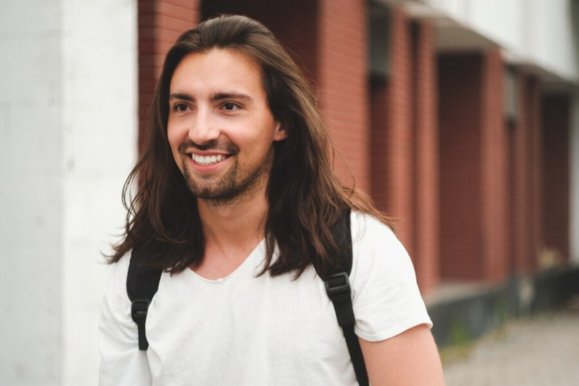 Cheveux longs homme