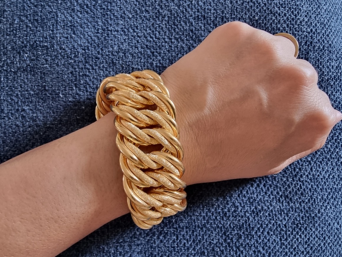 BRACELET MANCHETTE FEMME LARGE EN RÉSINE ORANGE & AUX ÉCLAIRS MARBRÉS main image 0