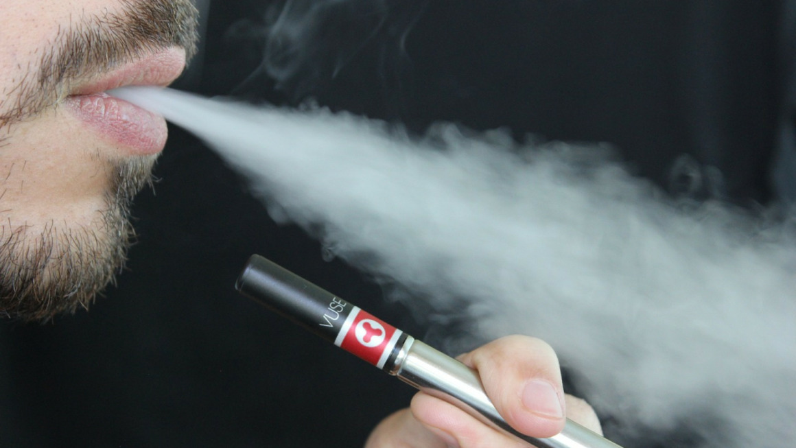 Comment expliquer le succès de la cigarette électronique jetable ?