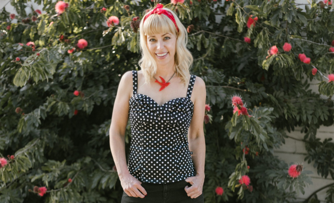 Avec vous le bon visage pour une frange rideau est longue et effilée