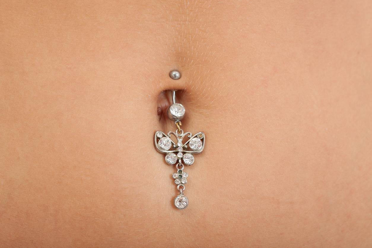 piercing nombril inversé classique