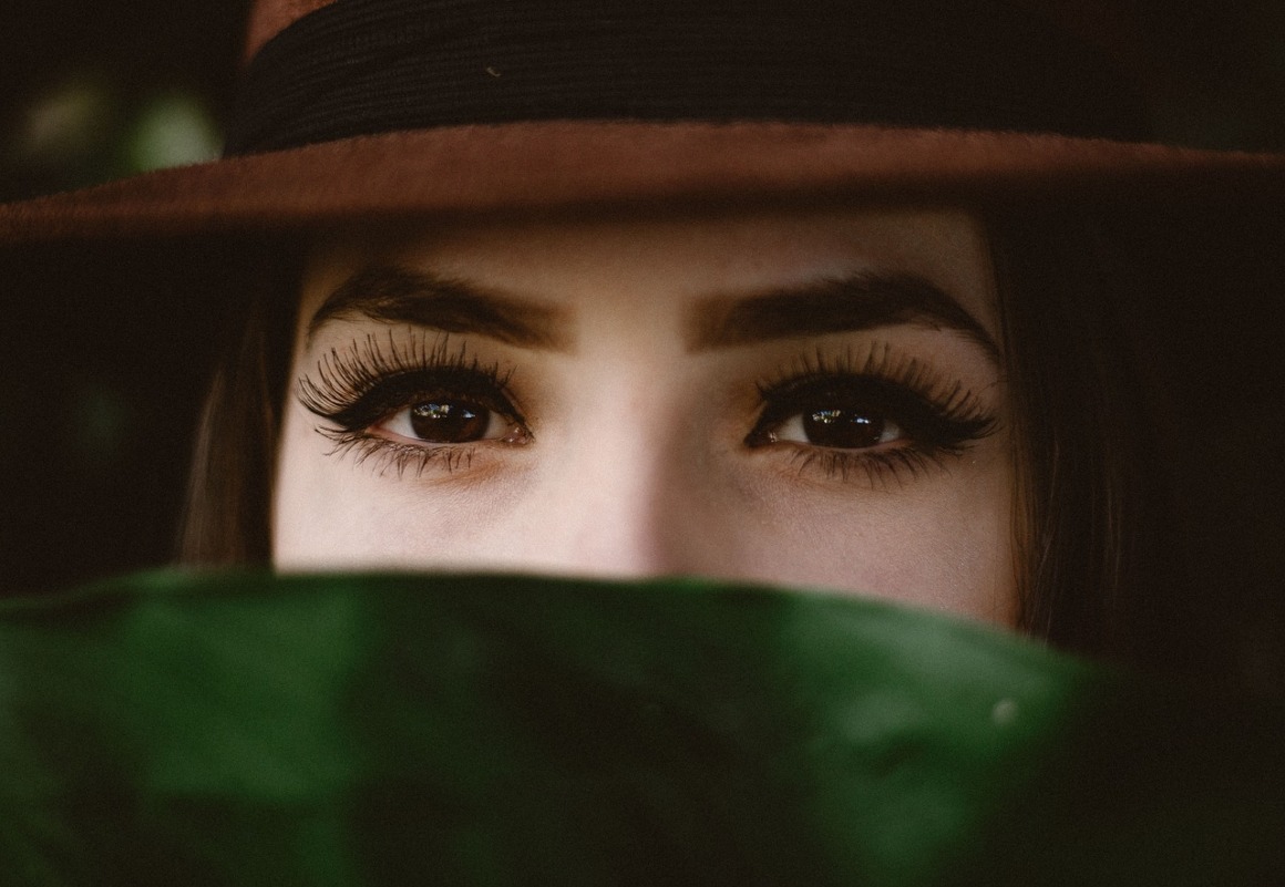 les sourcils repoussent
