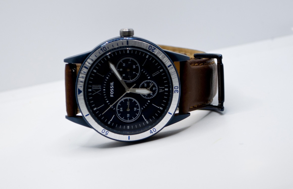 Montre Vintage , PRECIS , MECANIQUE , ne Fonctionne pas , Homme