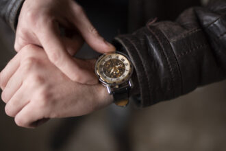 Montre pour homme : les critères essentiels pour choisir sa première montre automatique