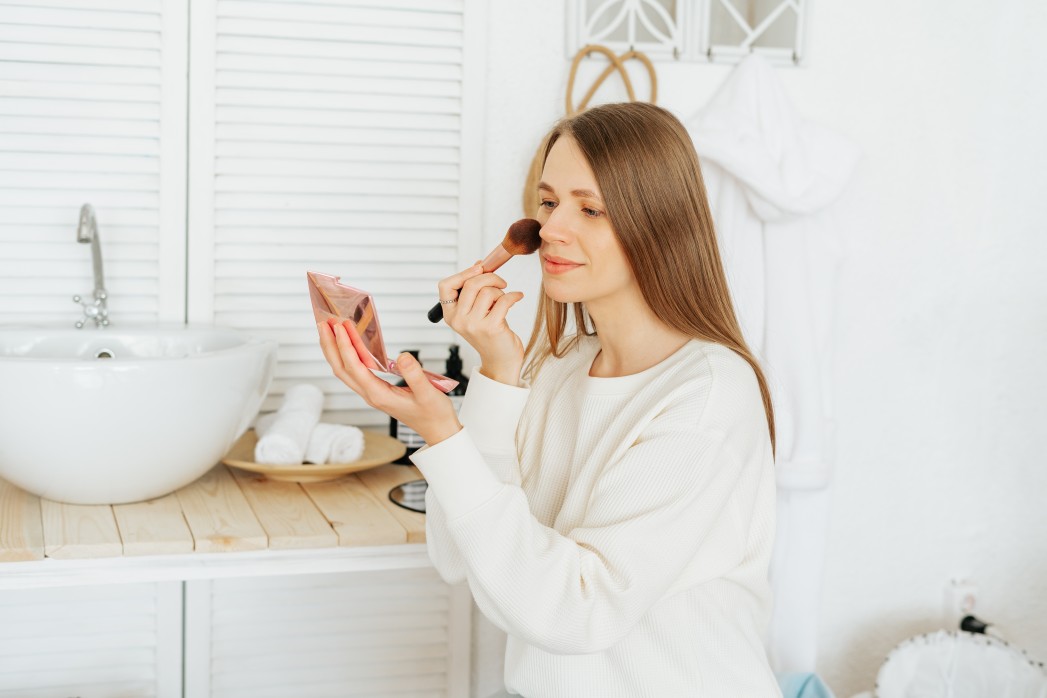 organiser maquillage salle de bain