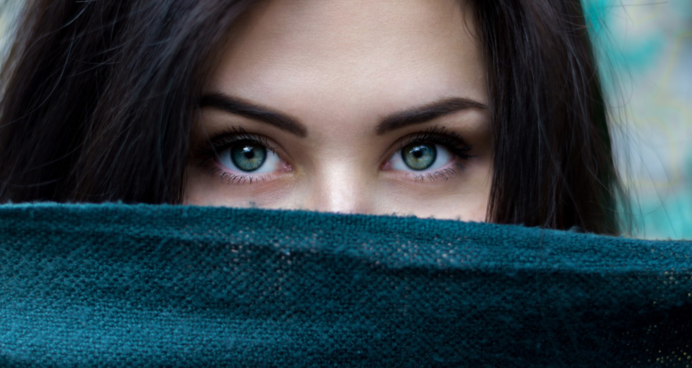 Le maquillage à porter sous les lunettes