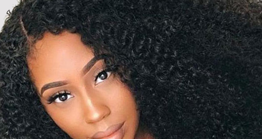 une perruque en cheveux naturels