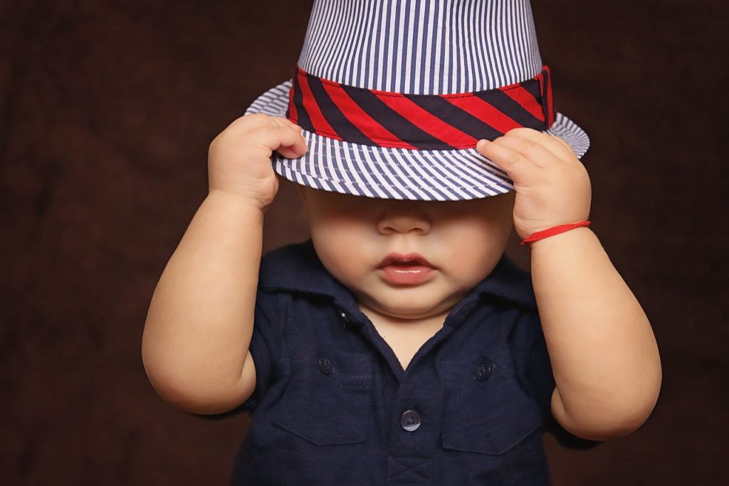 vêtements de son futur bébé